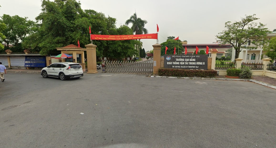 Trường dạy lái xe Cao đẳng Giao thông vận tải Trung ương II. Địa chỉ: 323 Phan Đăng Lưu, Hồng Thi, Kiến An, Hải Phòng